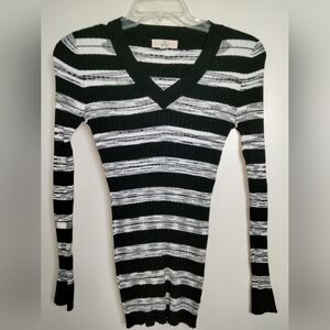 Pink Republic (Sz XL) Black & White Ribbed Stretch V-Neck LS Lightweight Sweater